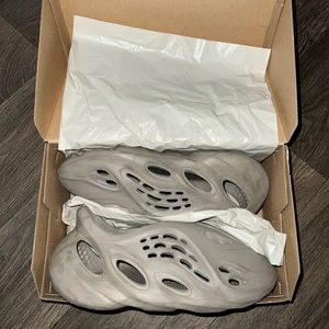 Yeezy Foam Runners in ‘Stone Sage’